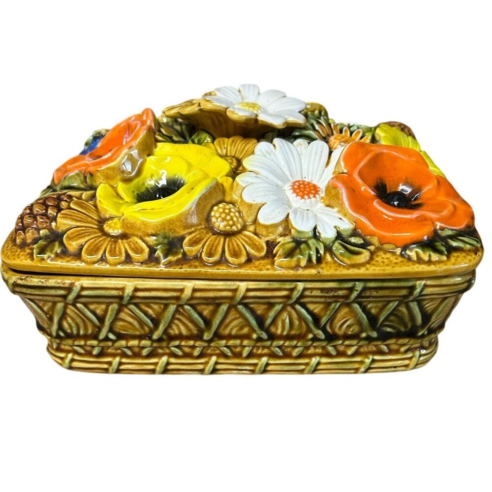 Beautiful Ceramic Vintage 2Pc Dish with Flowers 7"L x 4"T (Bottom is 2"T)
